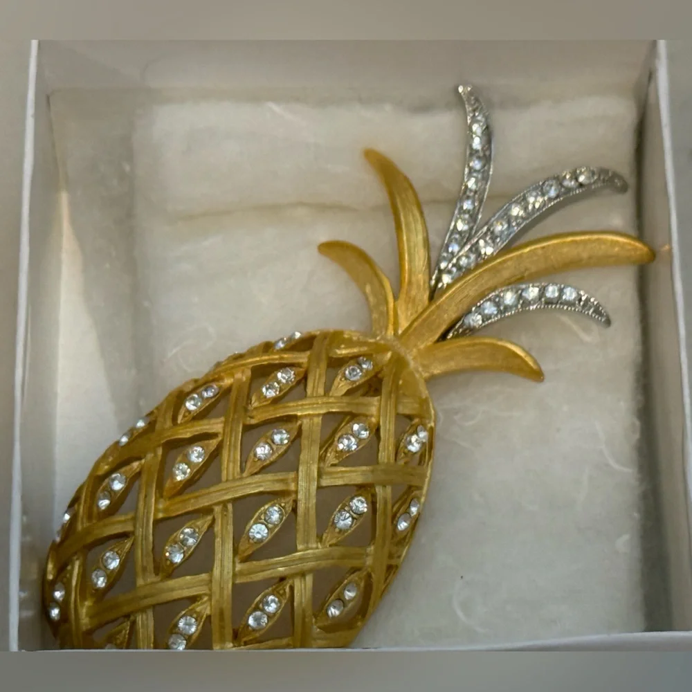 Vintage Gold Rhinestones Large Pineapple‎ Pin ~3” Brooch